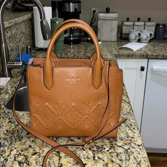 kate spade Handbags - EUC Authentic Flynn Street Small Meriwether Leather Handbag 8.5X10